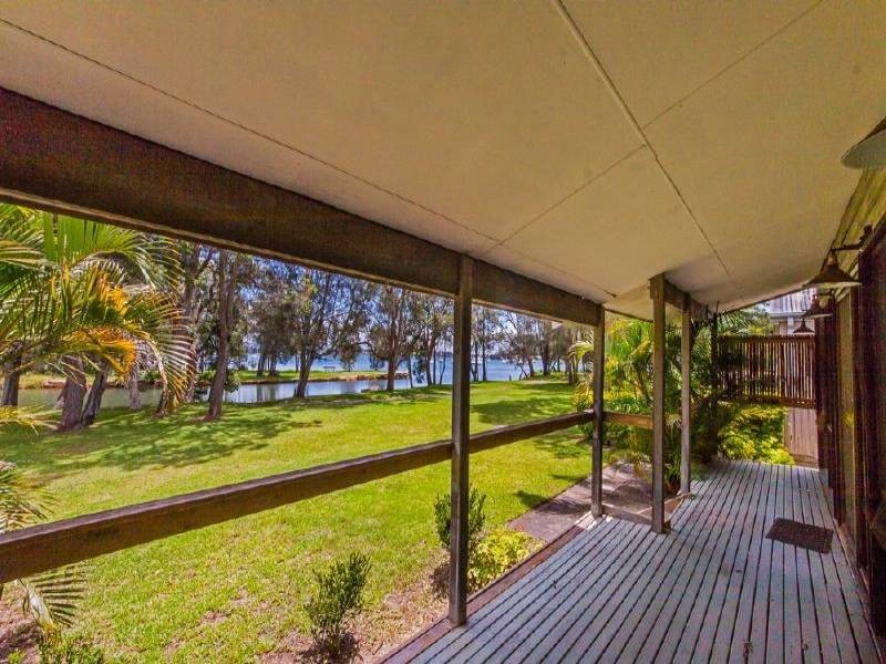 No 28 Ginganup Street, Summerland Point NSW 2259