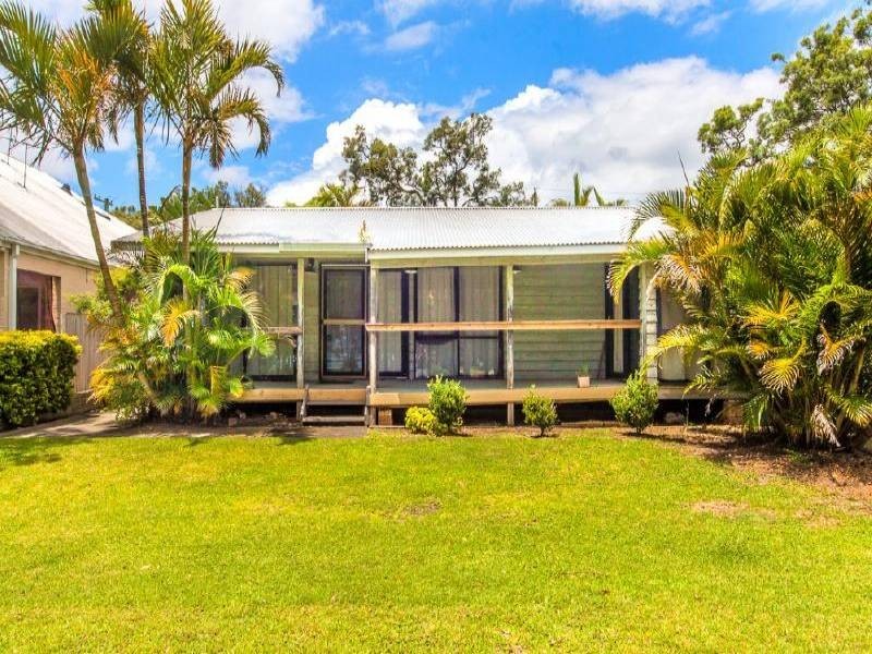 No 28 Ginganup Street, Summerland Point NSW 2259