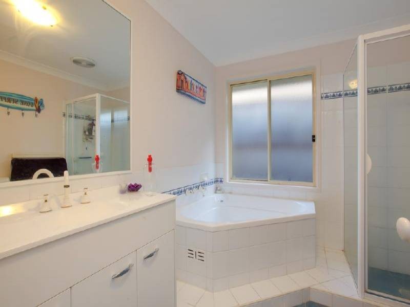 41 Tradewinds Avenue, Summerland Point NSW 2259