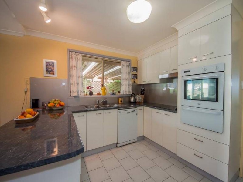 19 Muraban Rd, Summerland Point NSW 2259