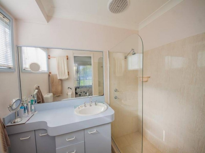 19 Muraban Rd, Summerland Point NSW 2259