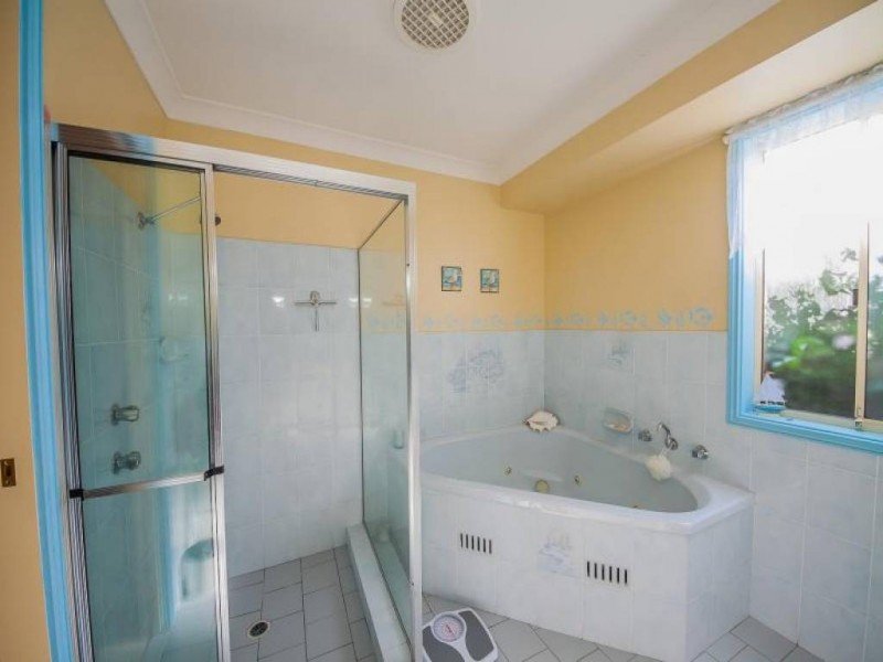 19 Muraban Rd, Summerland Point NSW 2259