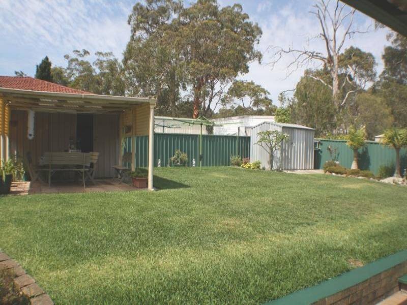 17 Warrina Avenue, Summerland Point NSW 2259