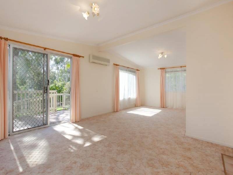 29 Birrabang Ave, Summerland Point NSW 2259