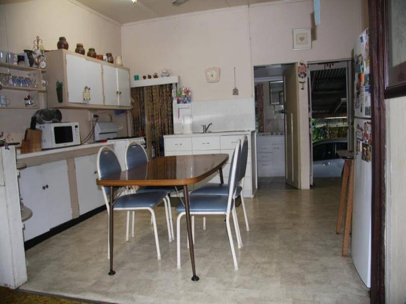 277 Pease Street, Edge Hill QLD 4870