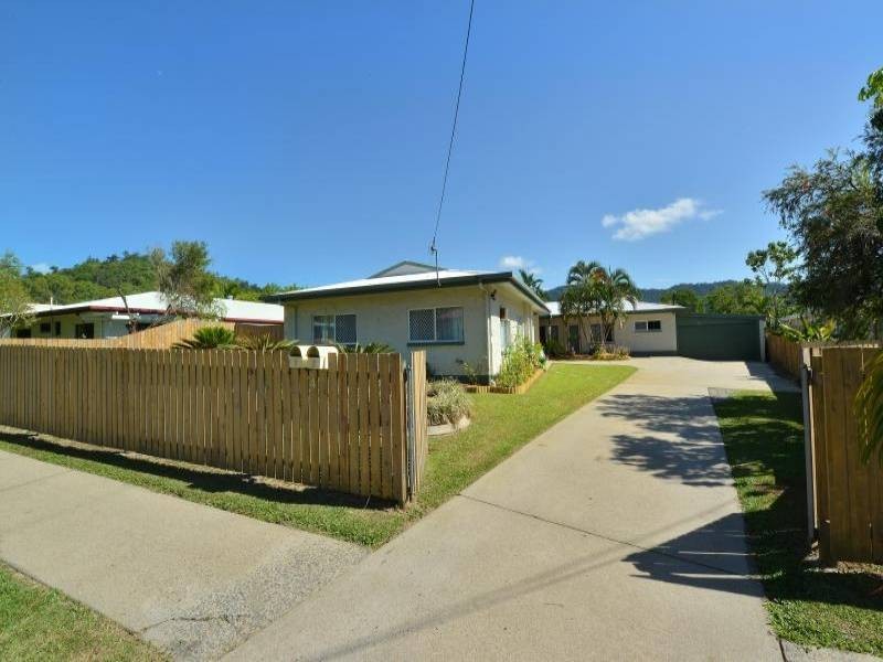 4 Deshon Street, Whitfield QLD 4870
