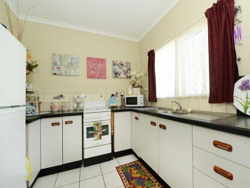 4 Deshon Street, Whitfield QLD 4870