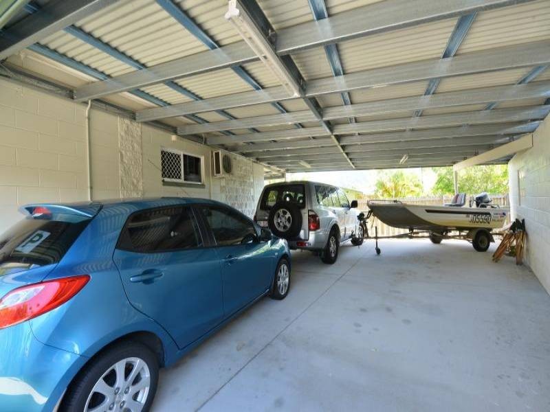 4 Deshon Street, Whitfield QLD 4870