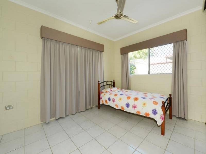 4 Deshon Street, Whitfield QLD 4870