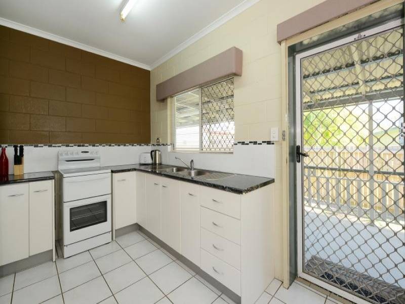 4 Deshon Street, Whitfield QLD 4870