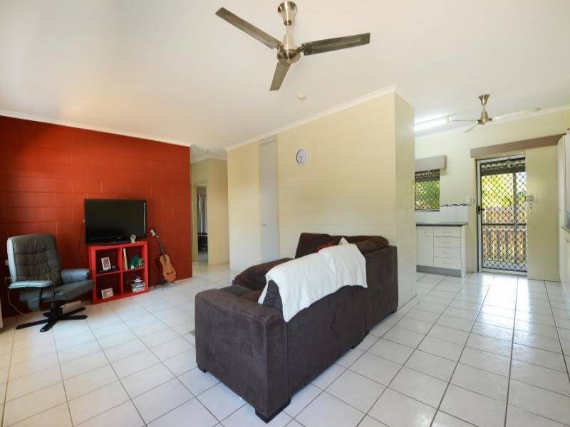 4 Deshon Street, Whitfield QLD 4870