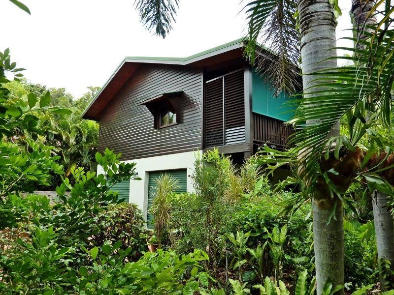 16 Butland Street, Brinsmead QLD 4870