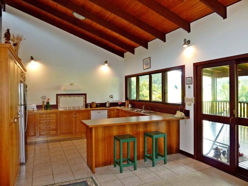 16 Butland Street, Brinsmead QLD 4870