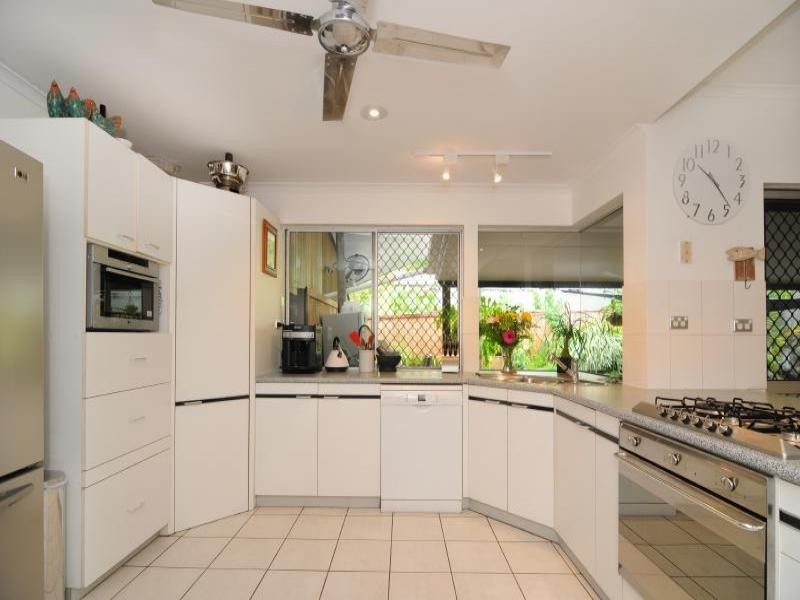 12 Rogers Close, Whitfield QLD 4870