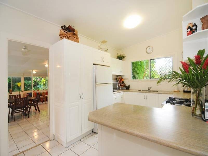 37 Bolton Street, Whitfield QLD 4870