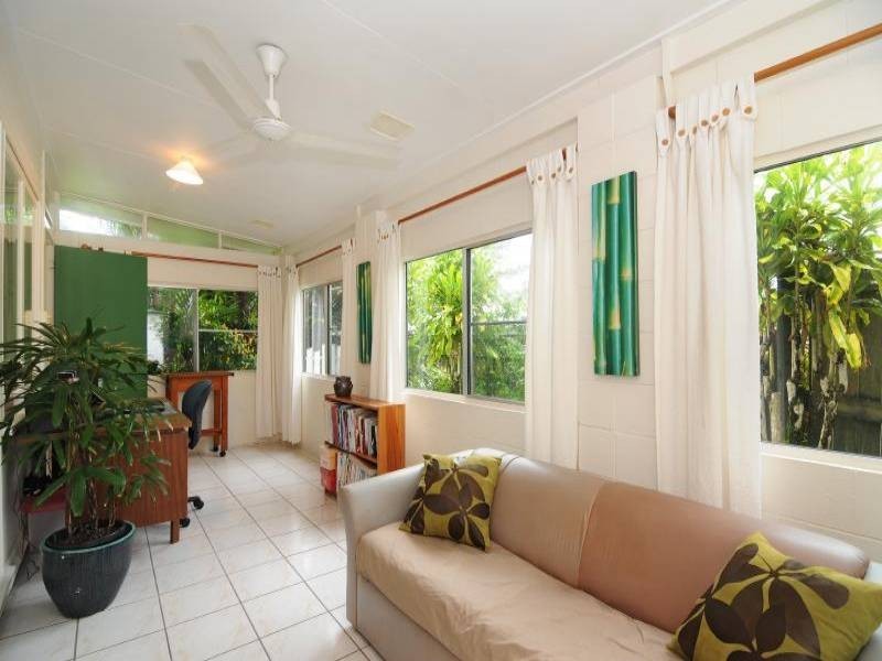 37 Bolton Street, Whitfield QLD 4870