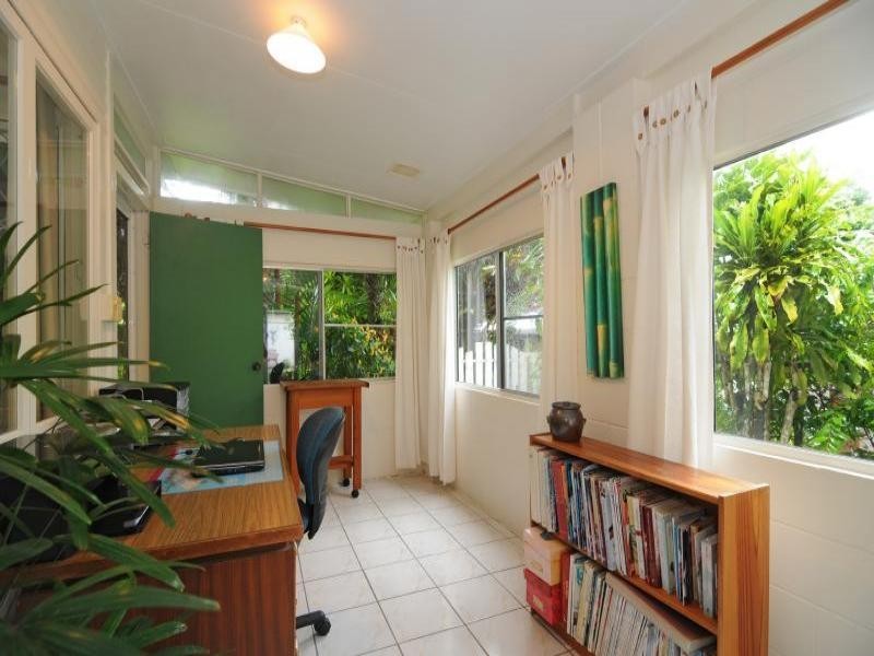 37 Bolton Street, Whitfield QLD 4870