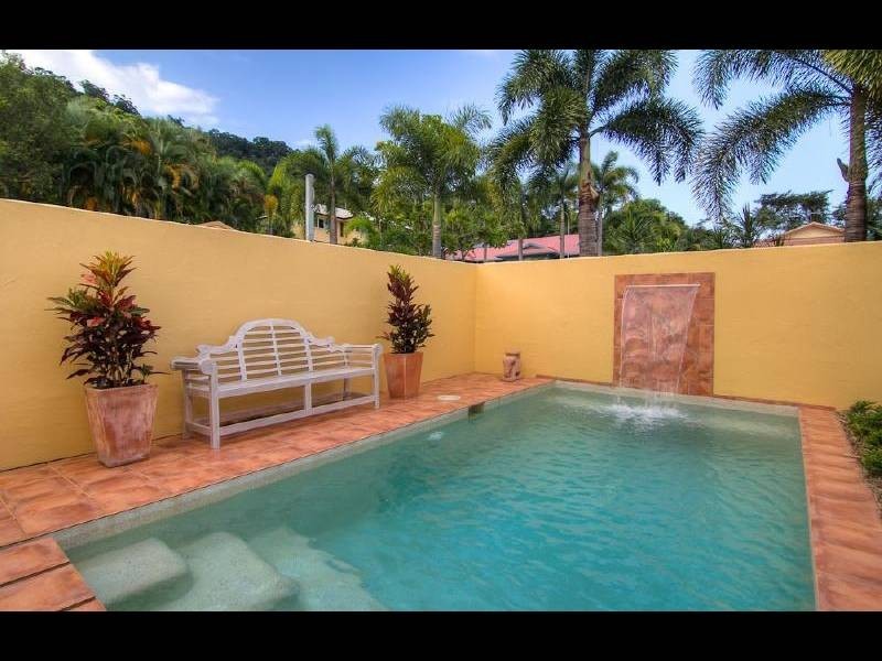 27 Gloucester Street, Whitfield QLD 4870