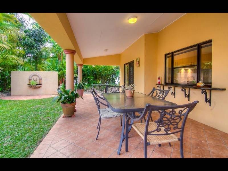 27 Gloucester Street, Whitfield QLD 4870