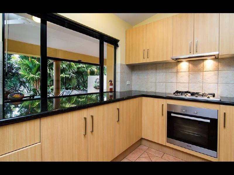 27 Gloucester Street, Whitfield QLD 4870