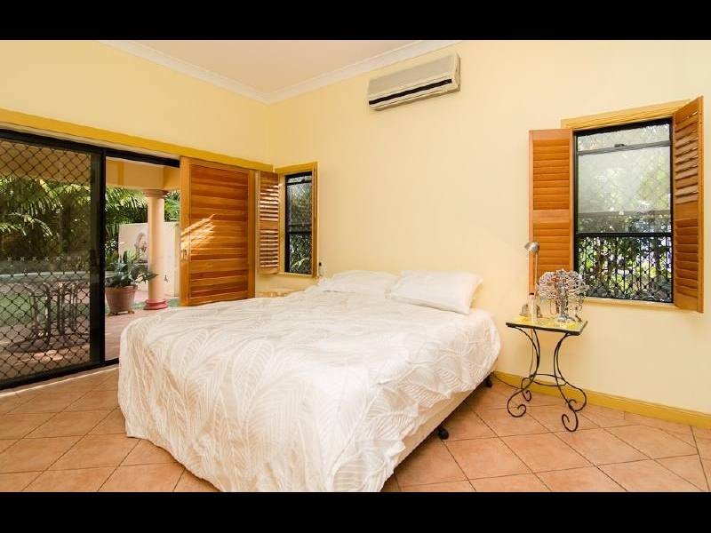 27 Gloucester Street, Whitfield QLD 4870