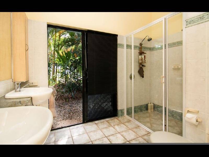 27 Gloucester Street, Whitfield QLD 4870