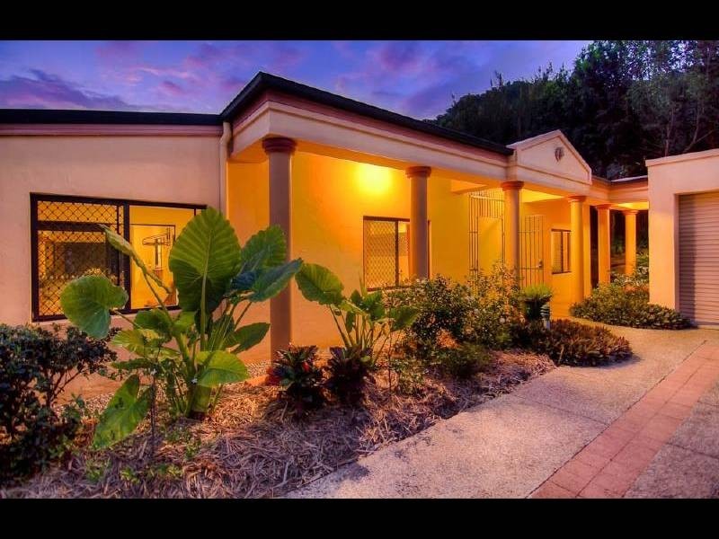 27 Gloucester Street, Whitfield QLD 4870