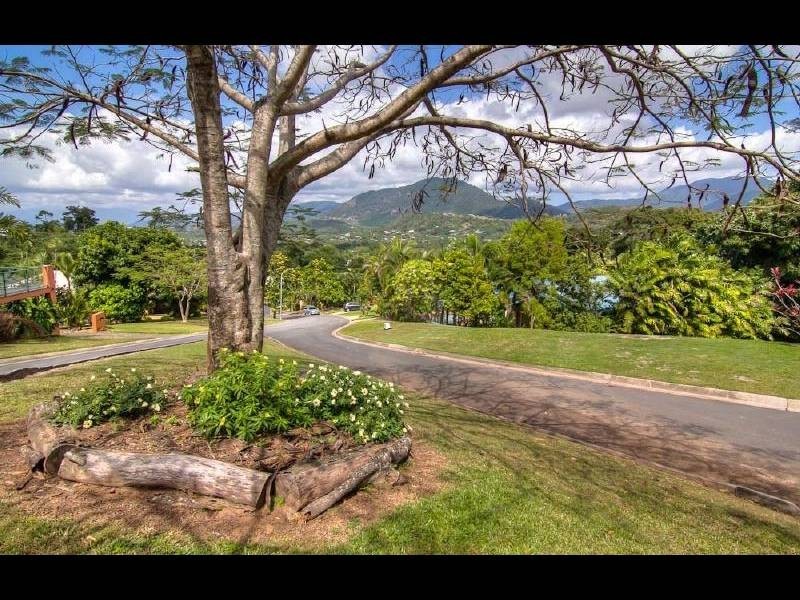 27 Gloucester Street, Whitfield QLD 4870