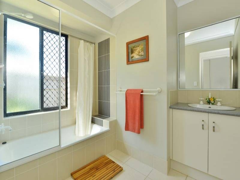 6 Derrick Street, Redlynch QLD 4870