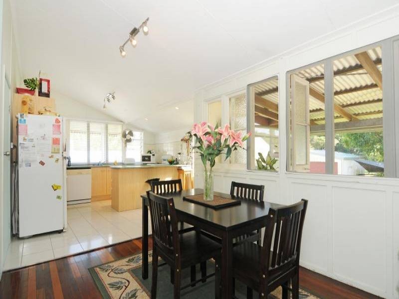 38 Stirling Street, Whitfield QLD 4870