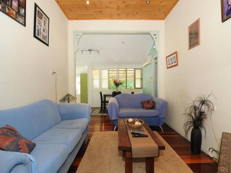 38 Stirling Street, Whitfield QLD 4870