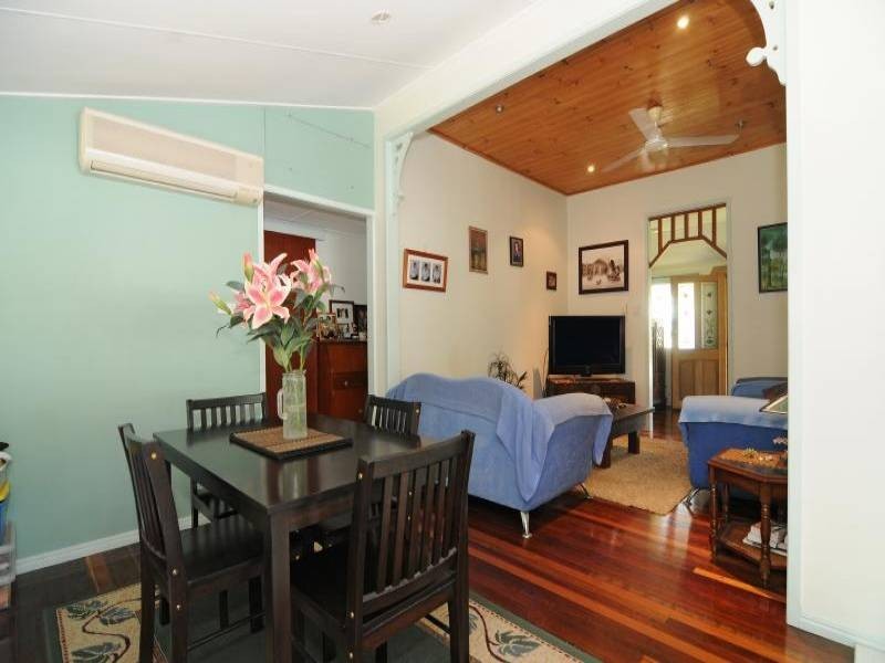 38 Stirling Street, Whitfield QLD 4870