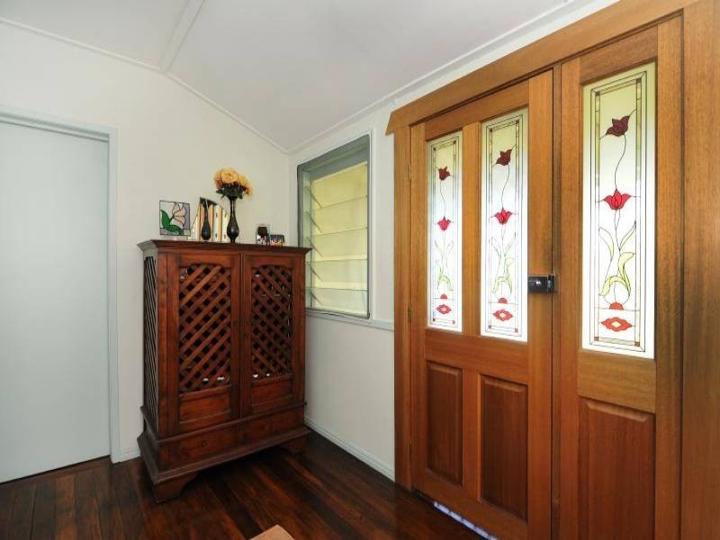 38 Stirling Street, Whitfield QLD 4870