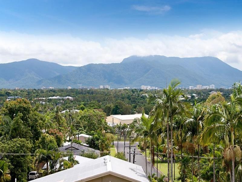 36 Flecker Street, Whitfield QLD 4870