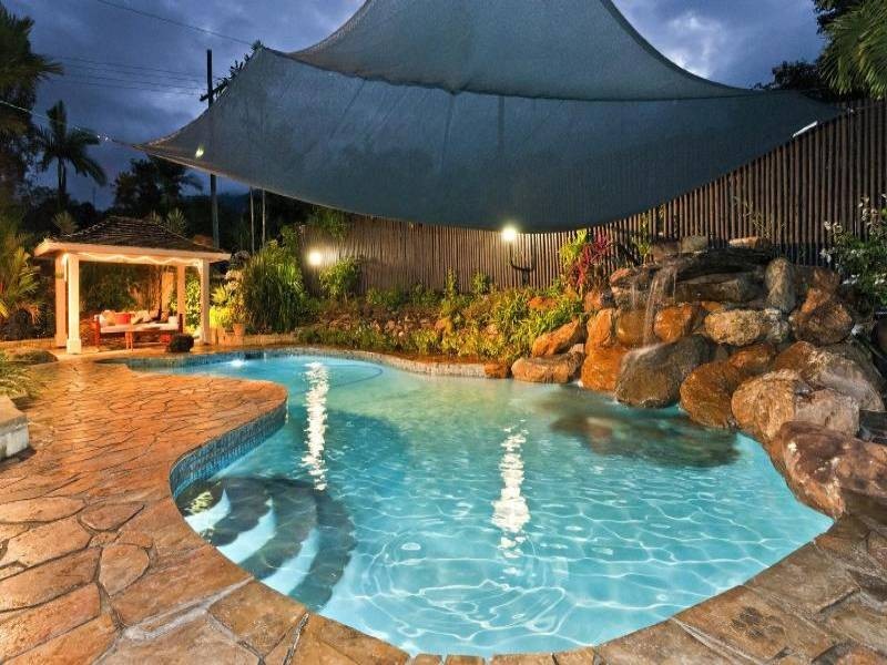 1 Ponticello Street, Whitfield QLD 4870