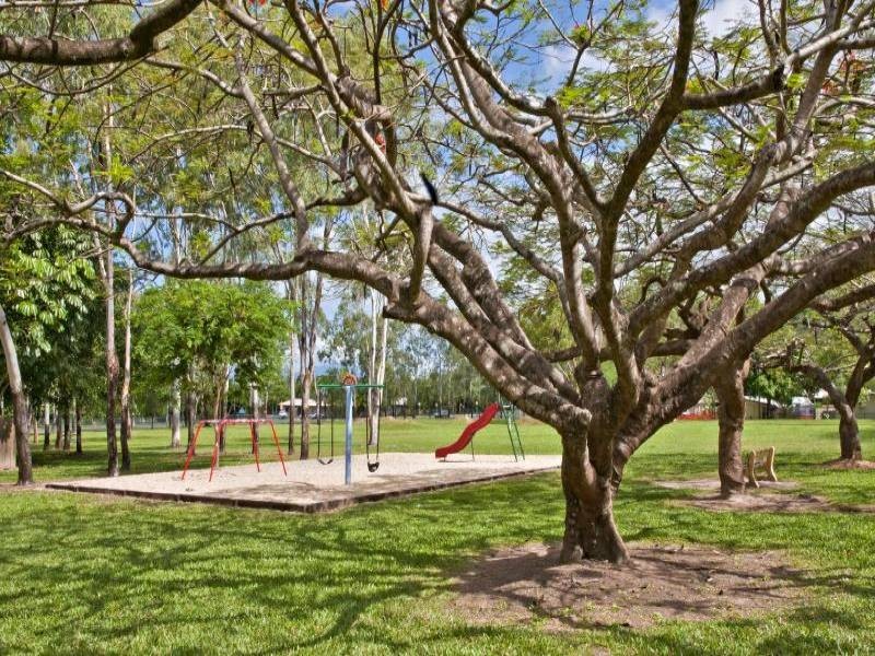 1 Ponticello Street, Whitfield QLD 4870