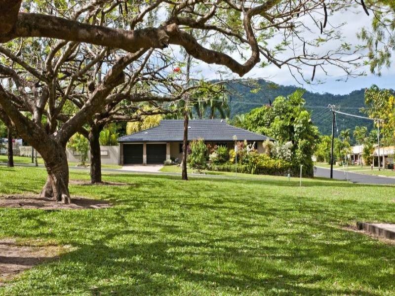 1 Ponticello Street, Whitfield QLD 4870