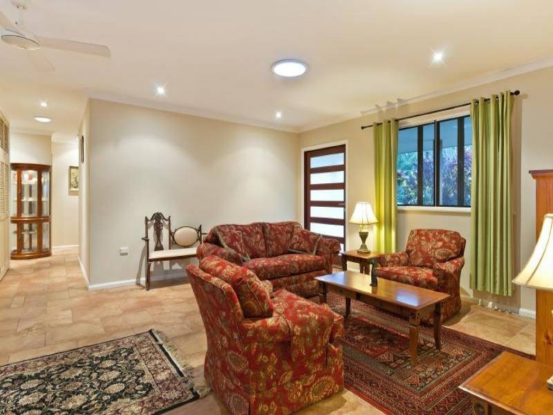 1 Ponticello Street, Whitfield QLD 4870