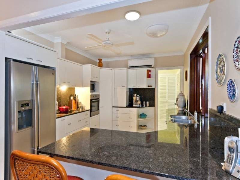 1 Ponticello Street, Whitfield QLD 4870