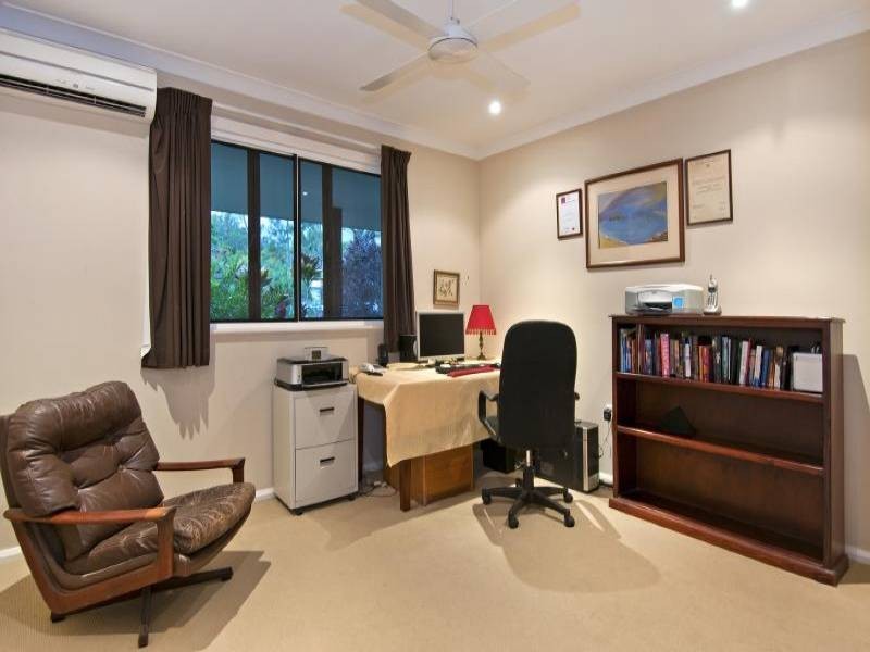 1 Ponticello Street, Whitfield QLD 4870