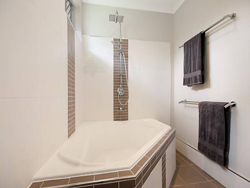 1 Fitzallen Close, Kanimbla QLD 4870