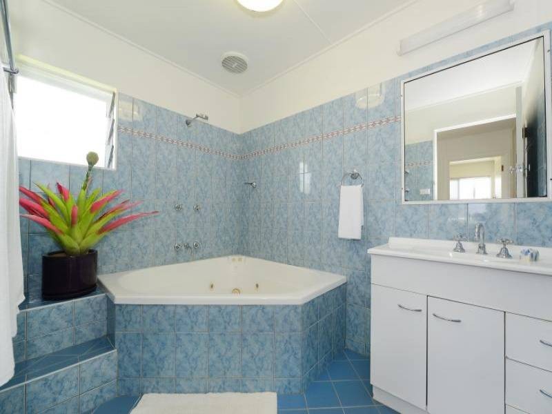 183 Greenslopes Street, Edge Hill QLD 4870