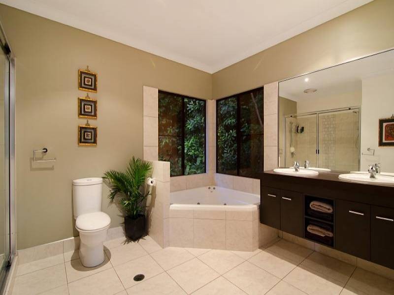73 Fairley Street, Redlynch QLD 4870