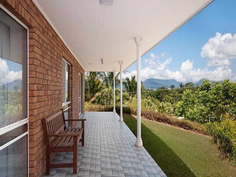 33 Trundle Terrace, Whitfield QLD 4870