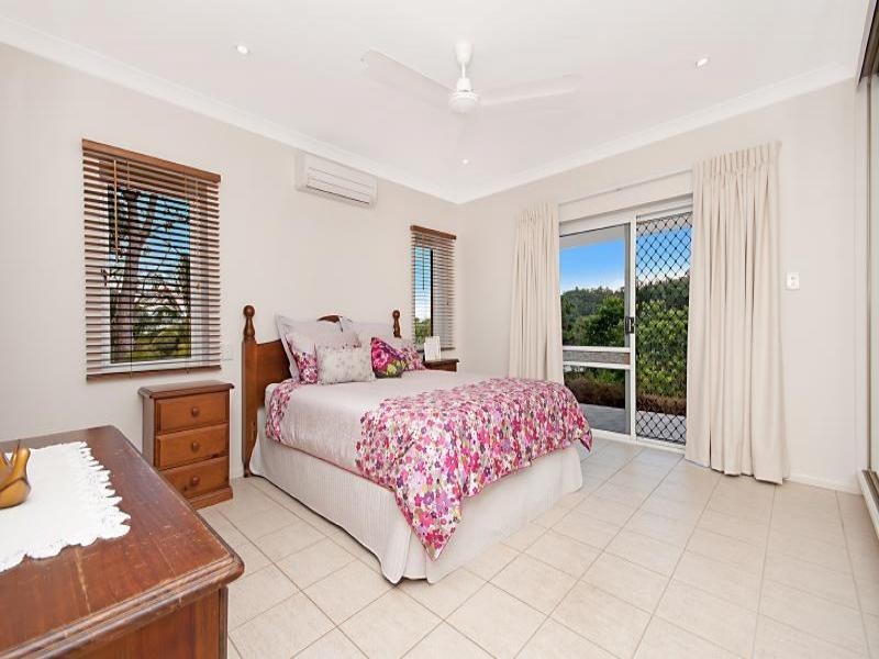 33 Trundle Terrace, Whitfield QLD 4870