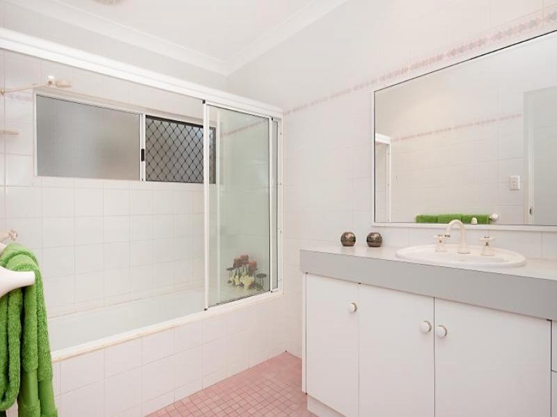 33 Trundle Terrace, Whitfield QLD 4870