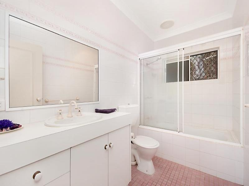 33 Trundle Terrace, Whitfield QLD 4870