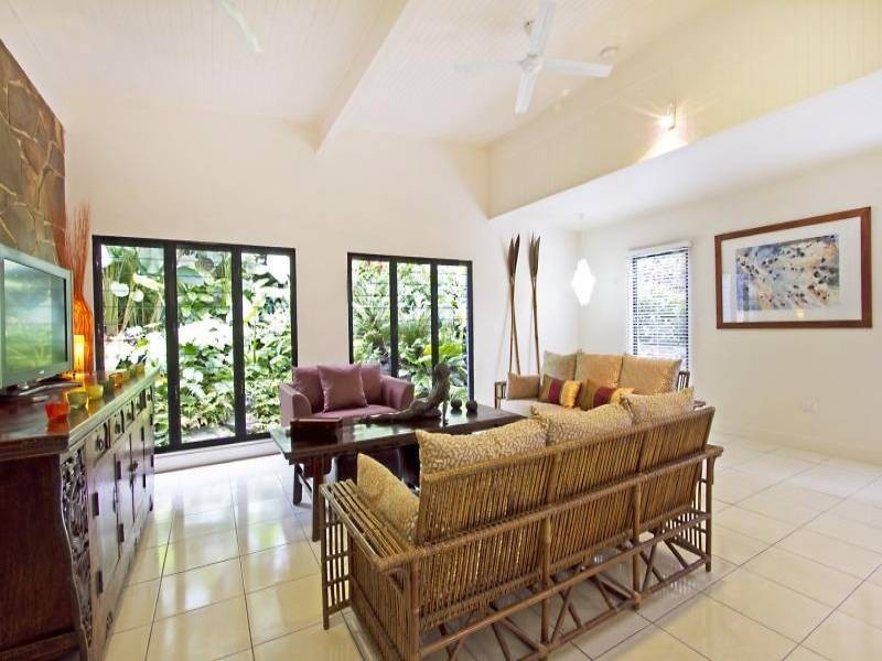 66 Hutchinson Street, Whitfield QLD 4870