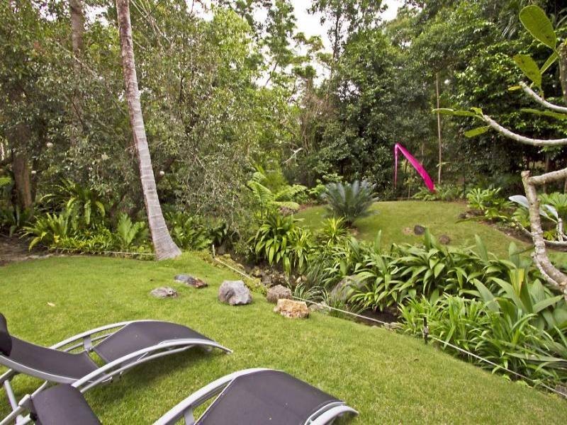 66 Hutchinson Street, Whitfield QLD 4870