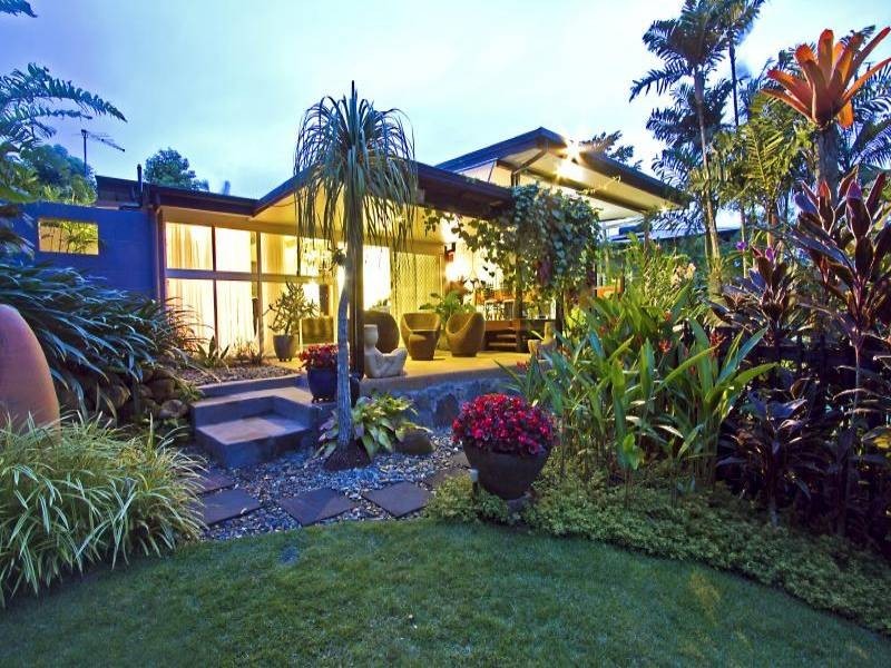 66 Hutchinson Street, Whitfield QLD 4870